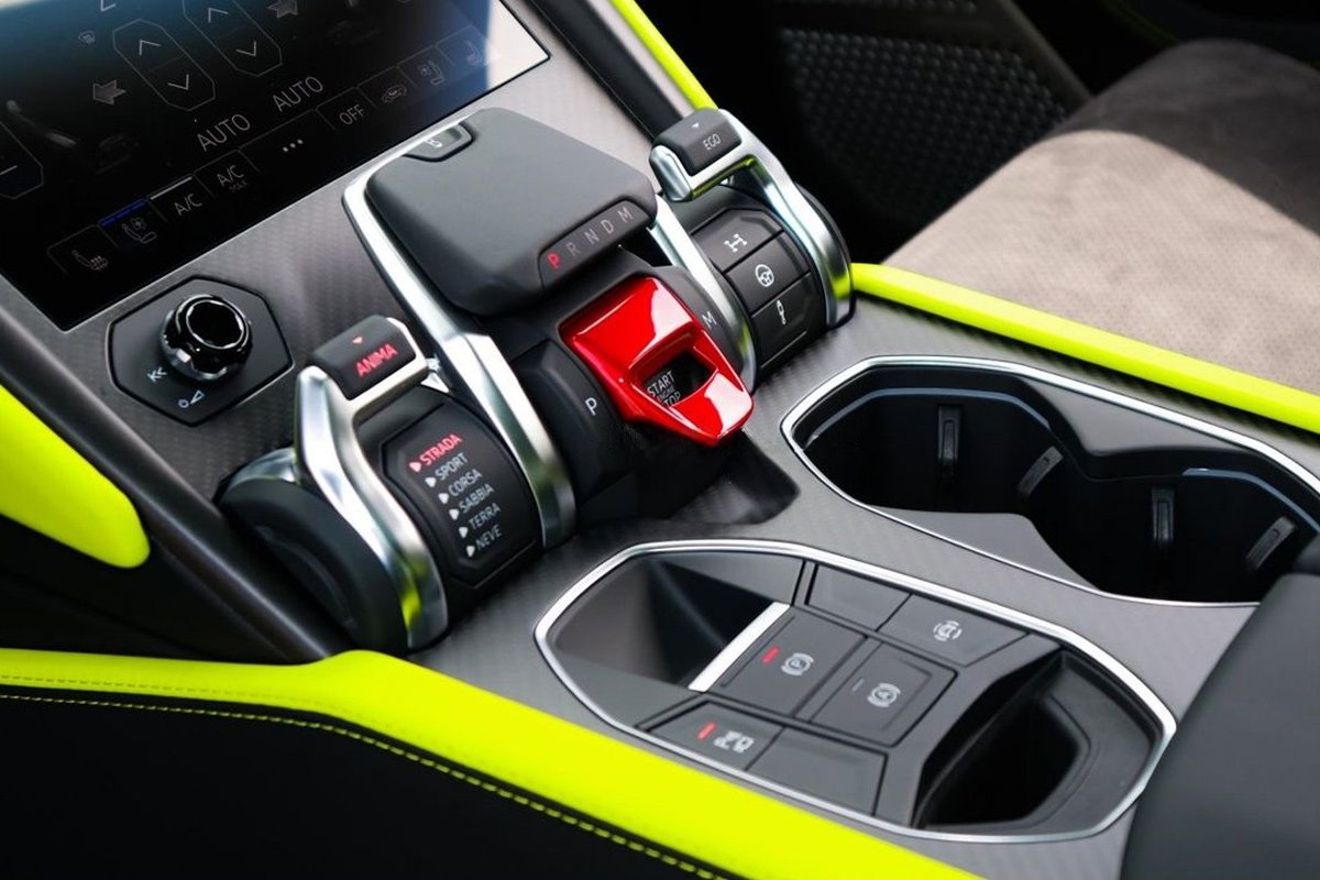 Best Lamborghini Urus Capsule Daily Rental in Dubai