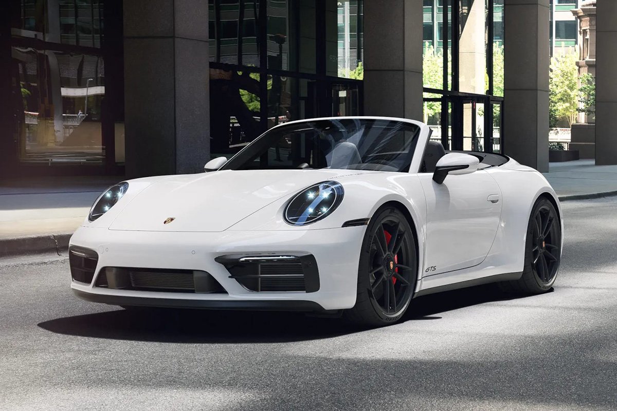 Best Porsche 911 Carrera GTS Cabriolet Daily Rental in Dubai