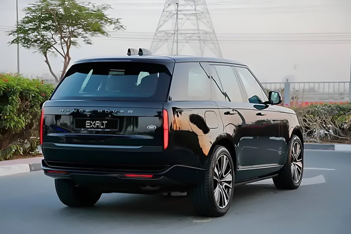 Best Range Rover SE Daily Rental in Dubai