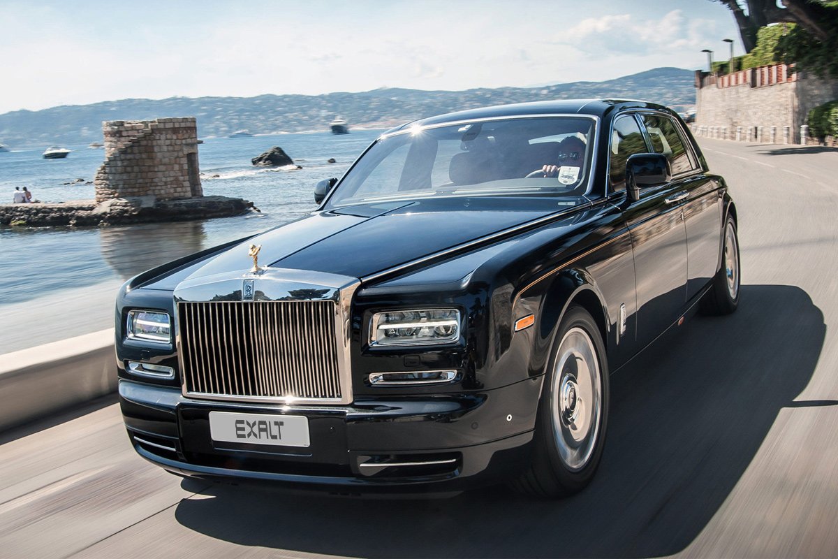 Best Rolls Royce Phantom EWB Daily Rental in Dubai