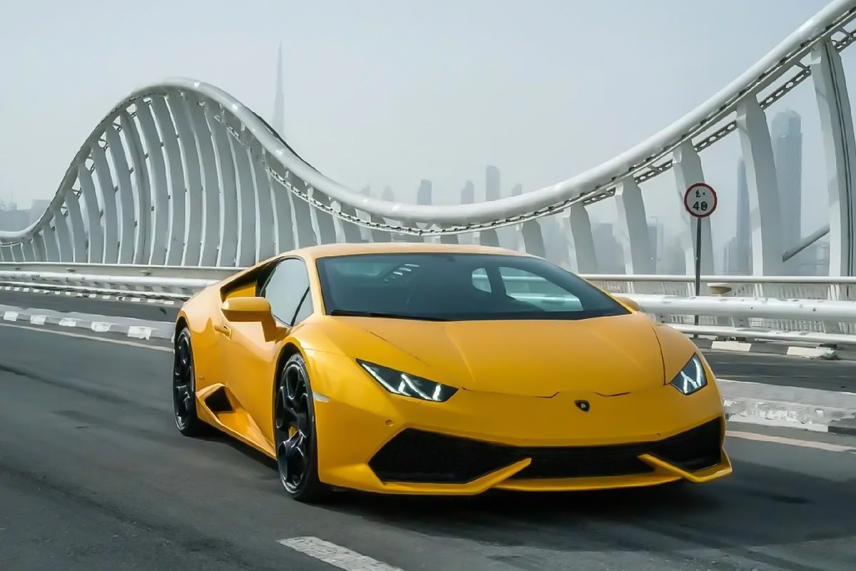 Best Lamborghini Huracan Coupe LP610-4 Rental in Dubai