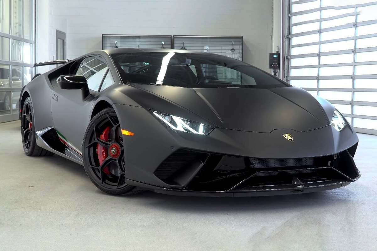 Best Lamborghini Huracan Daily Rental in Dubai